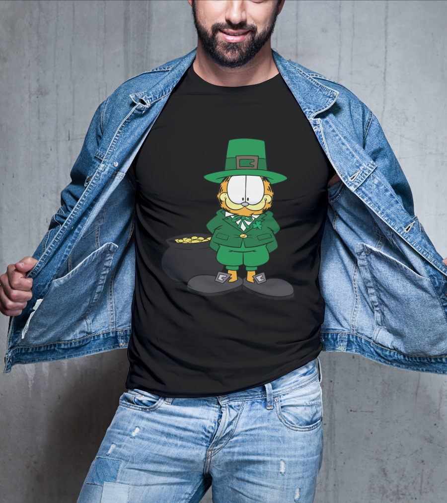 Garfield St. Patrick's Day Leprechaun With Pot Of Gold T-Shirt