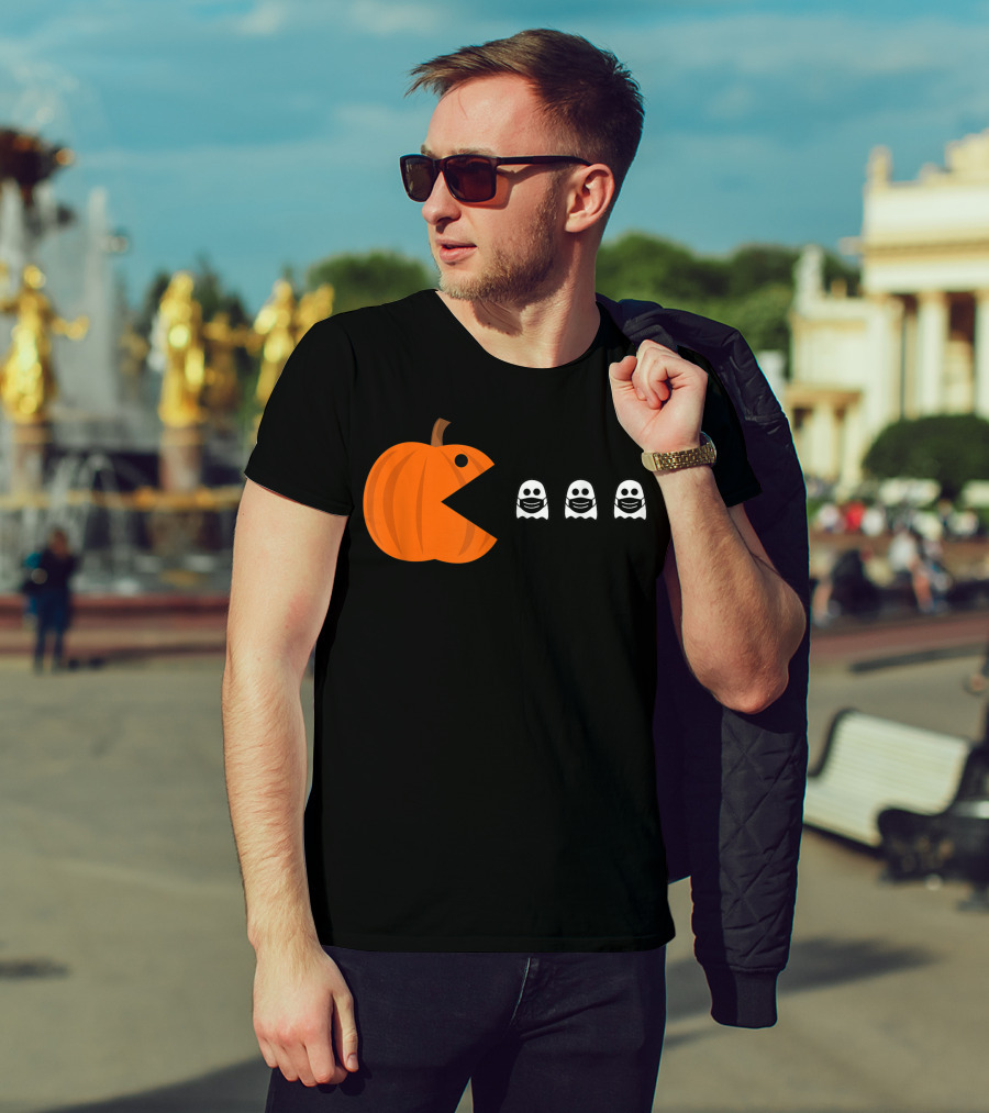 Pac-Man Pumpkin Eating Ghosts Funny Halloween Men's T-Shirt