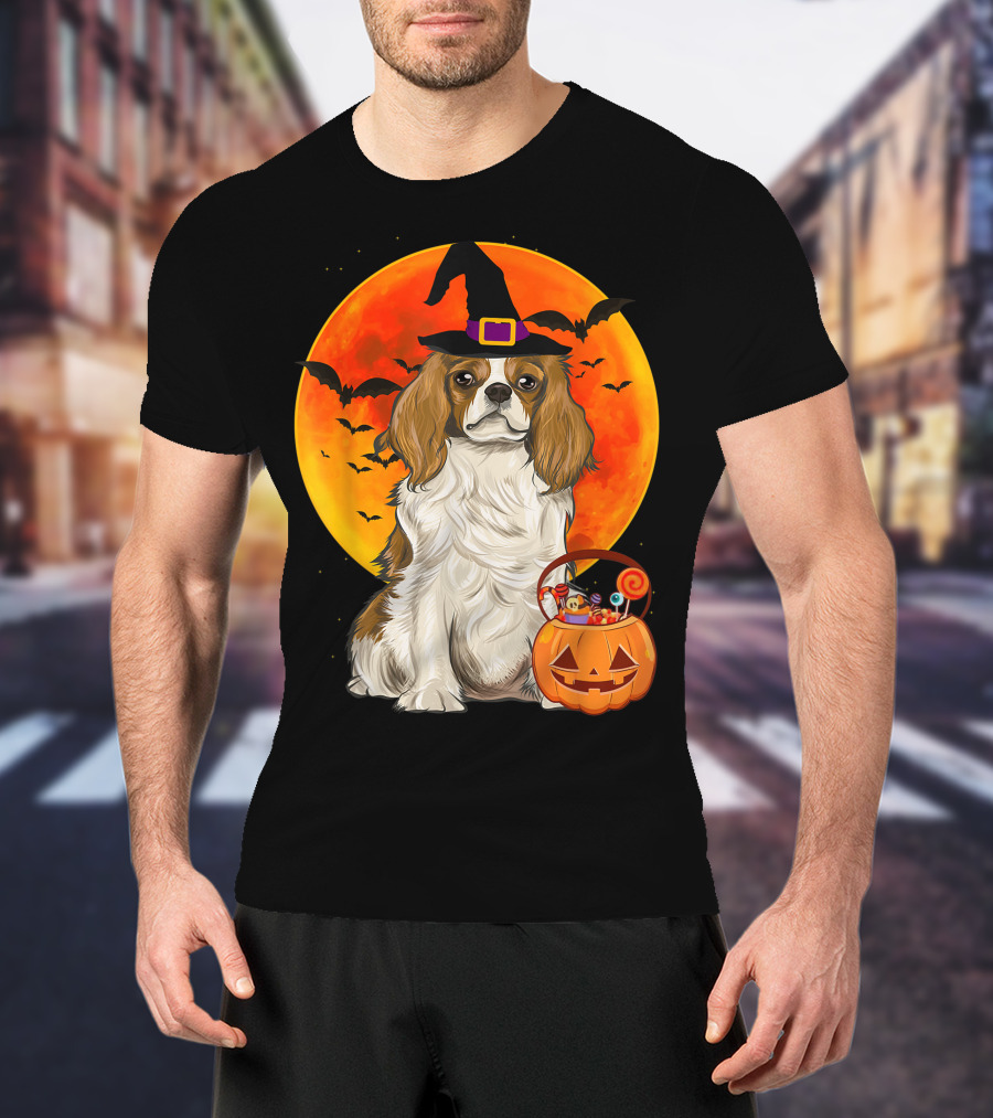 Halloween Cavalier Charles Spaniel With Pumpkin And Bats T-Shirt