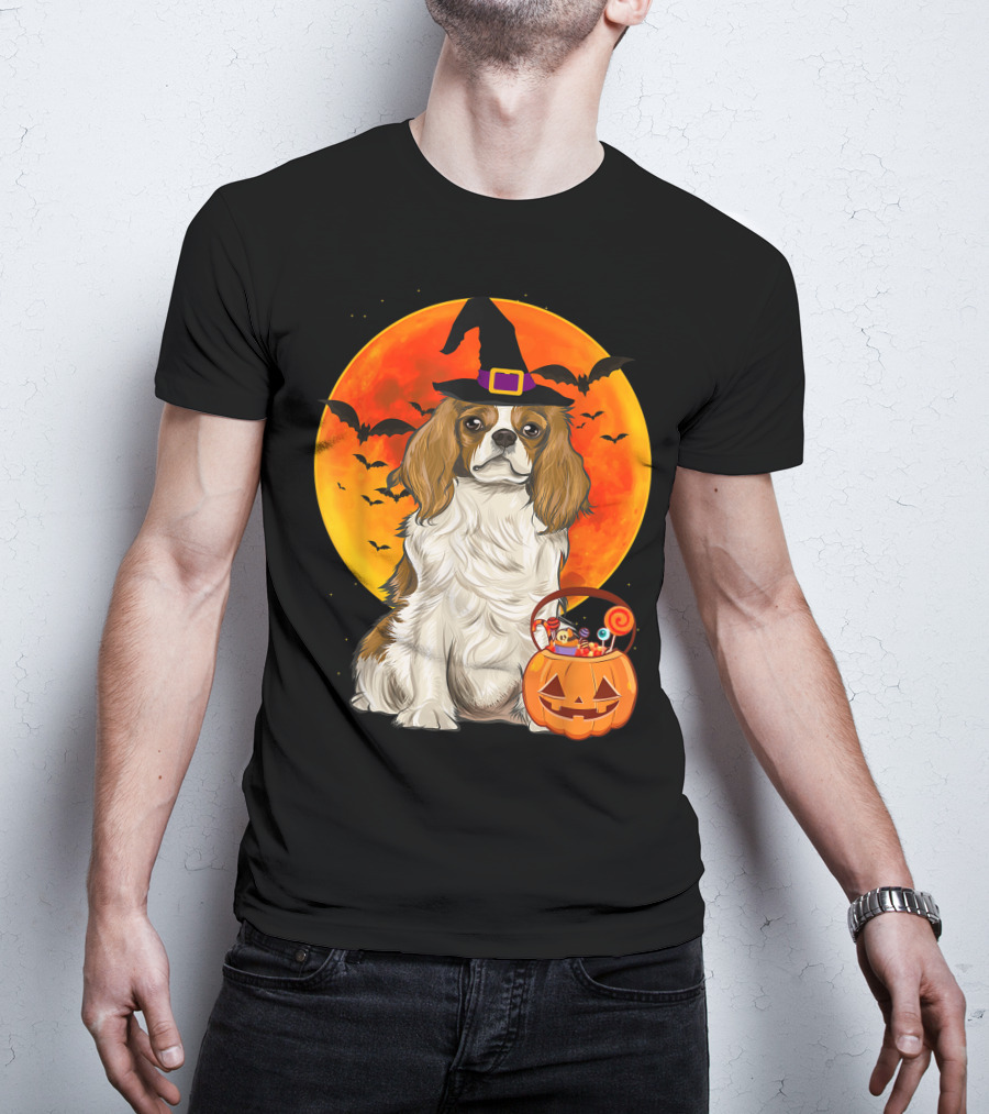 Halloween Cavalier Charles Spaniel With Pumpkin And Bats T-Shirt