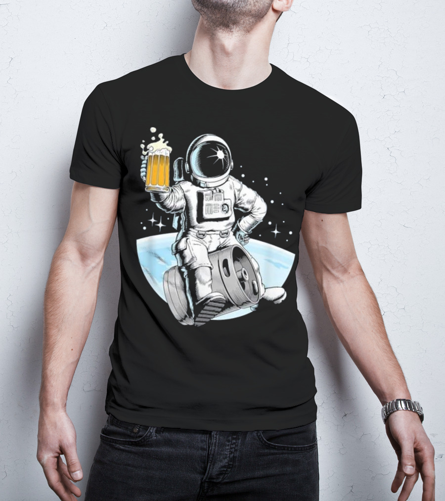 Beer Drinking Astronaut Holding A Mug Of Beer In Space With Stars And Earth Background T-Shirt