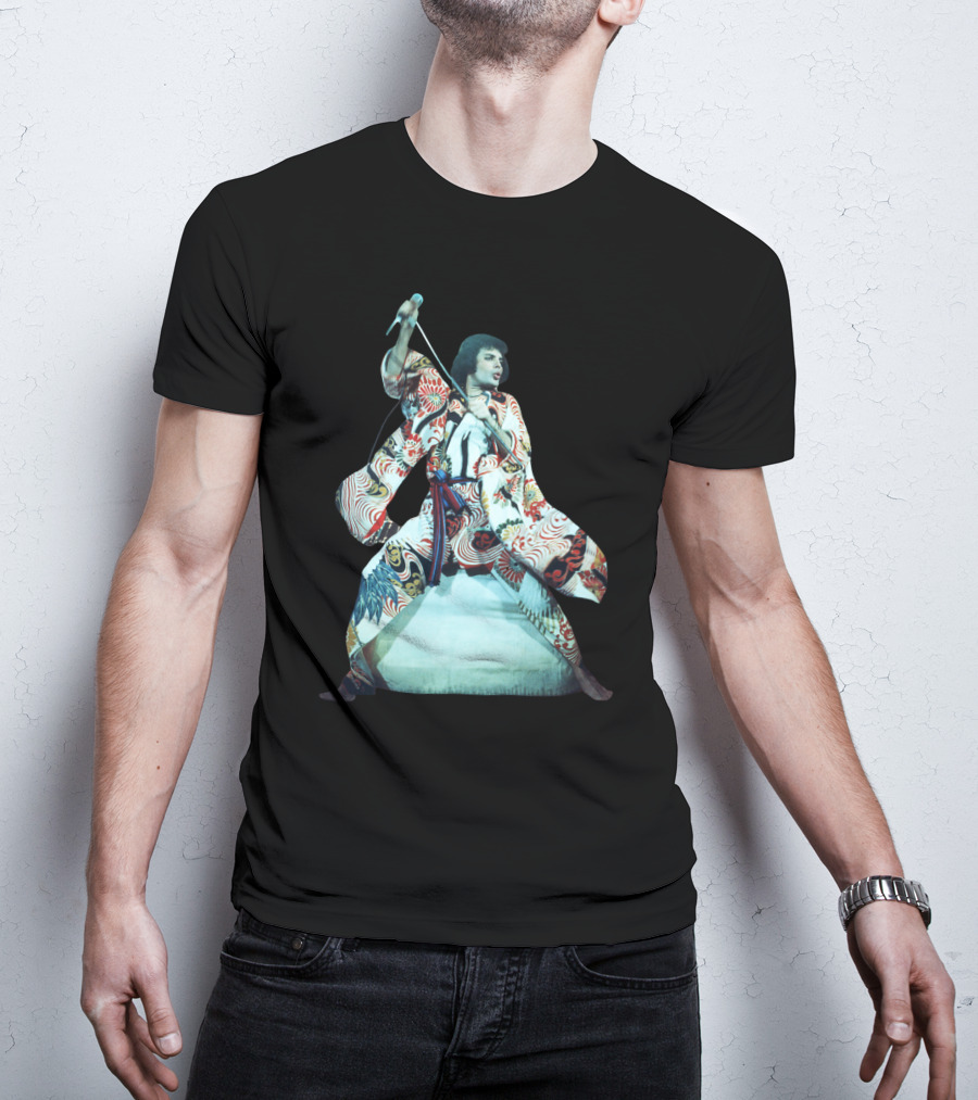 Qu Fm Hokusai-Style Warrior In Colorful Kimono Artwork T-Shirt