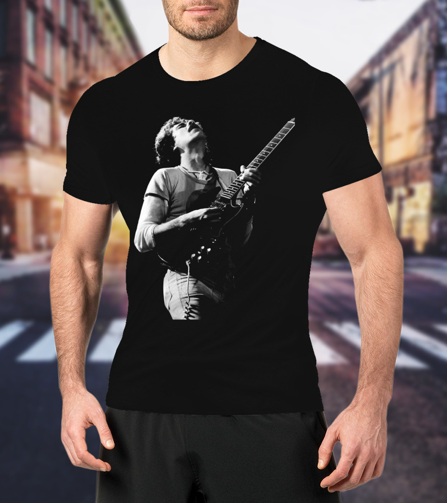 Stn Electric Guitarist In Concert Performance Black And White T-Shirt