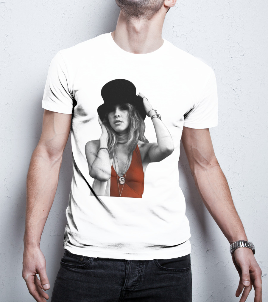 Vintage Style Woman With Hat And Jewelry T-Shirt
