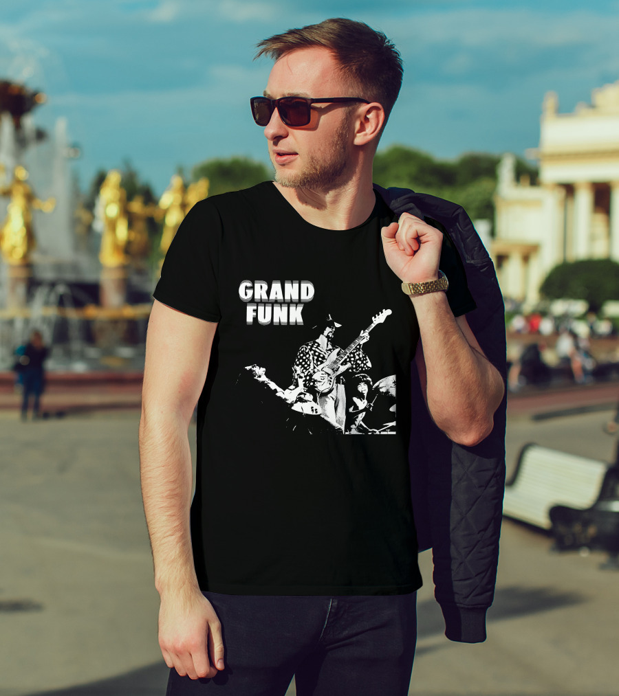Grand Funk Railroad Live Concert Performance Retro Style T-Shirt
