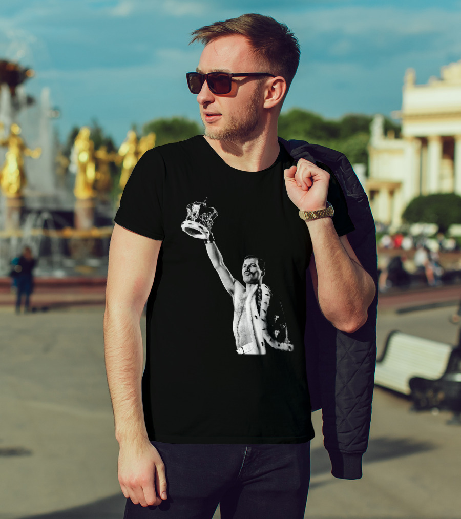 Qun Freddie Mercury Raising Crown Iconic Moment T-Shirt