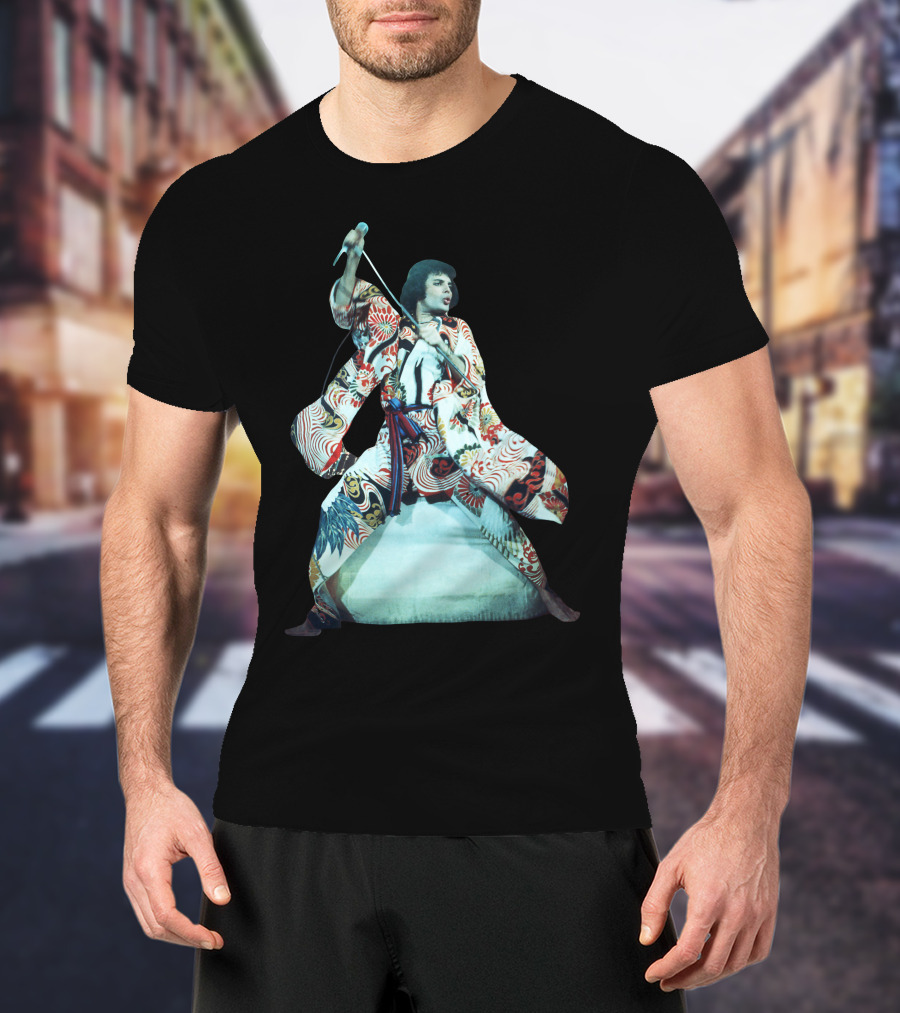 Qun Warrior In Traditional Kimono With Sword T-Shirt