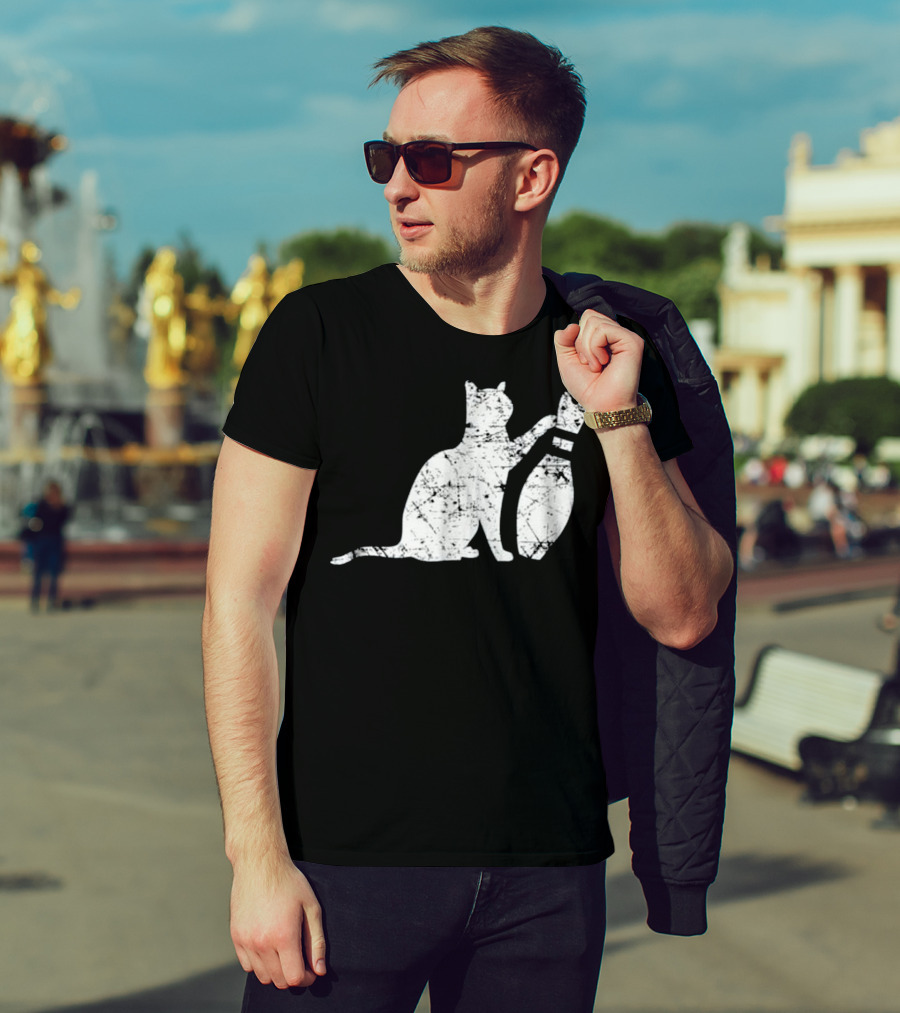 Ornery Alley Cat Tipping Bowling Pin Vintage T-Shirt