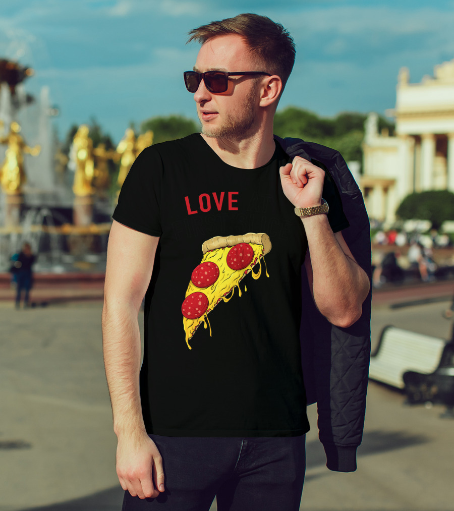 LOVE AT FIRST SLICE Pizza Men Girls Mom And Baby68 T-Shirt