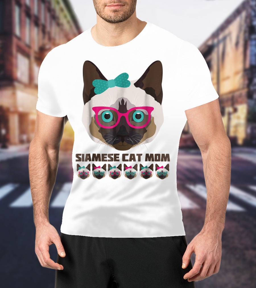 Siamese Cat Mom Cute Funny Cat Lover With Glasses And Bow T-Shirt