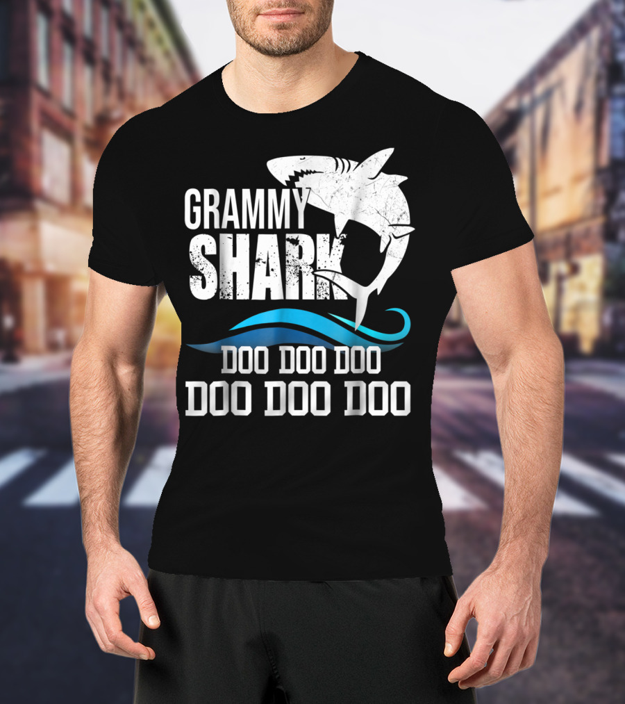 Grammy Shark Doo Doo Doo Mother Mom Grandma Halloween Christmas42 T-Shirt