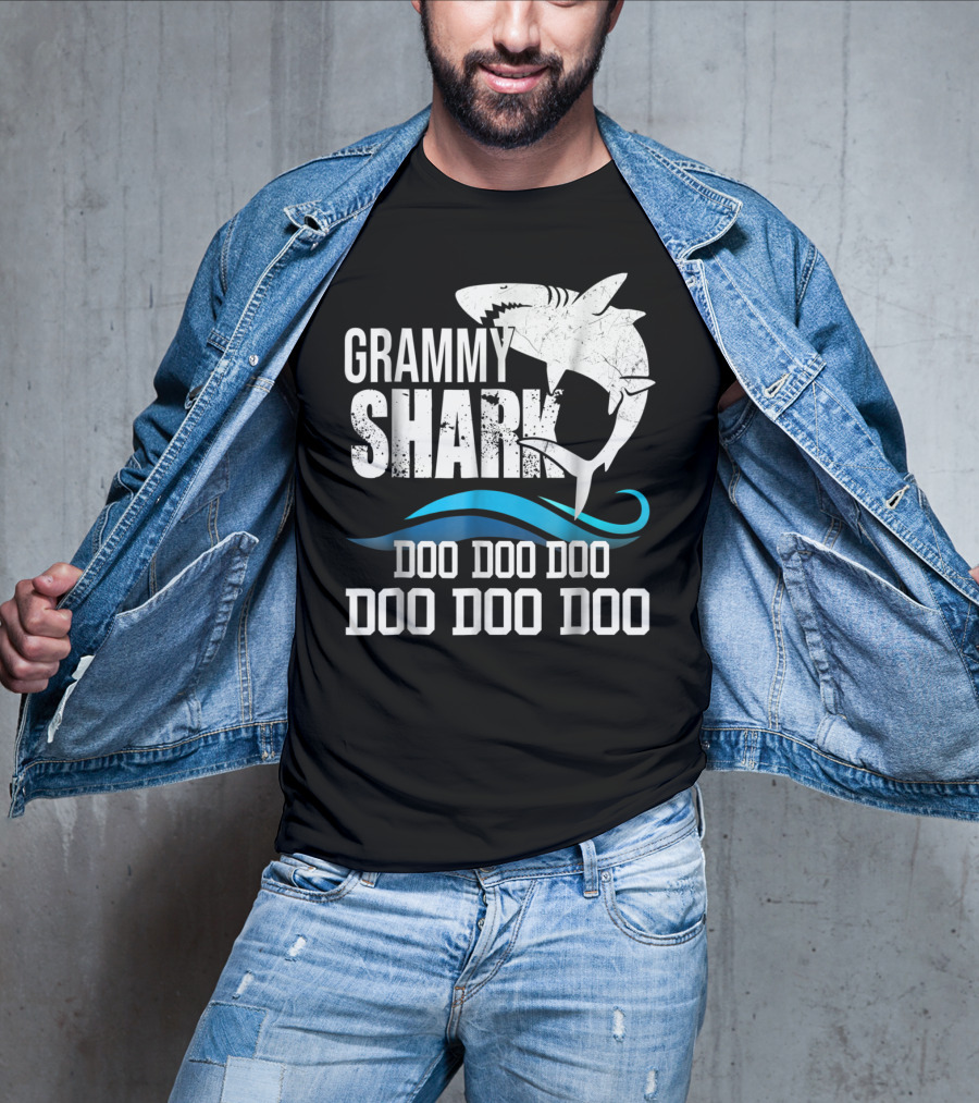 Grammy Shark Doo Doo Doo Mother Mom Grandma Halloween Christmas42 T-Shirt
