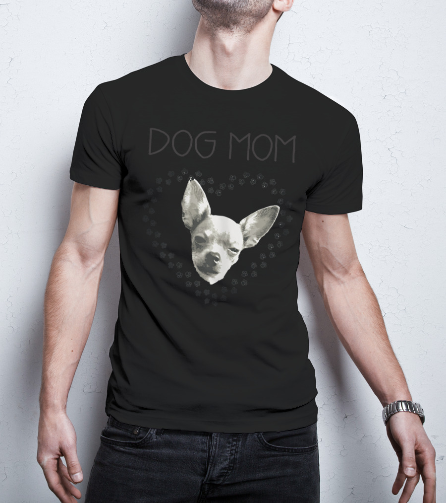 DOG MOM Chihuahua Paw Print Heart T-Shirt
