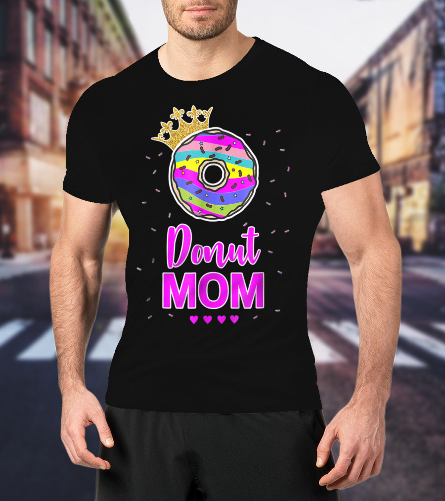 Donut Mom Birthday Girl Matching Family Cake24 Multicolored Crown Hearts T-Shirt