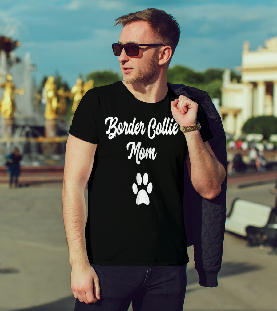 Border Collie Mom Paw Prints T-Shirt
