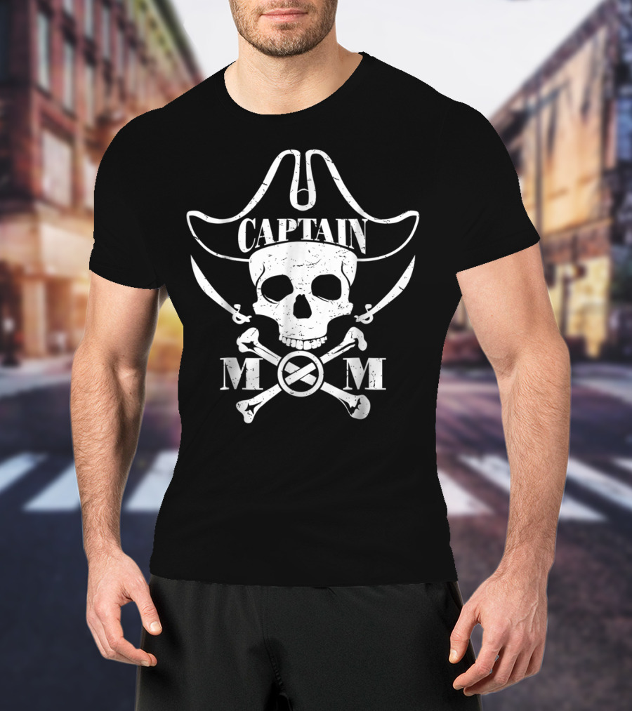 Captain Mom Skull Crossbones Pirate Halloween T-Shirt