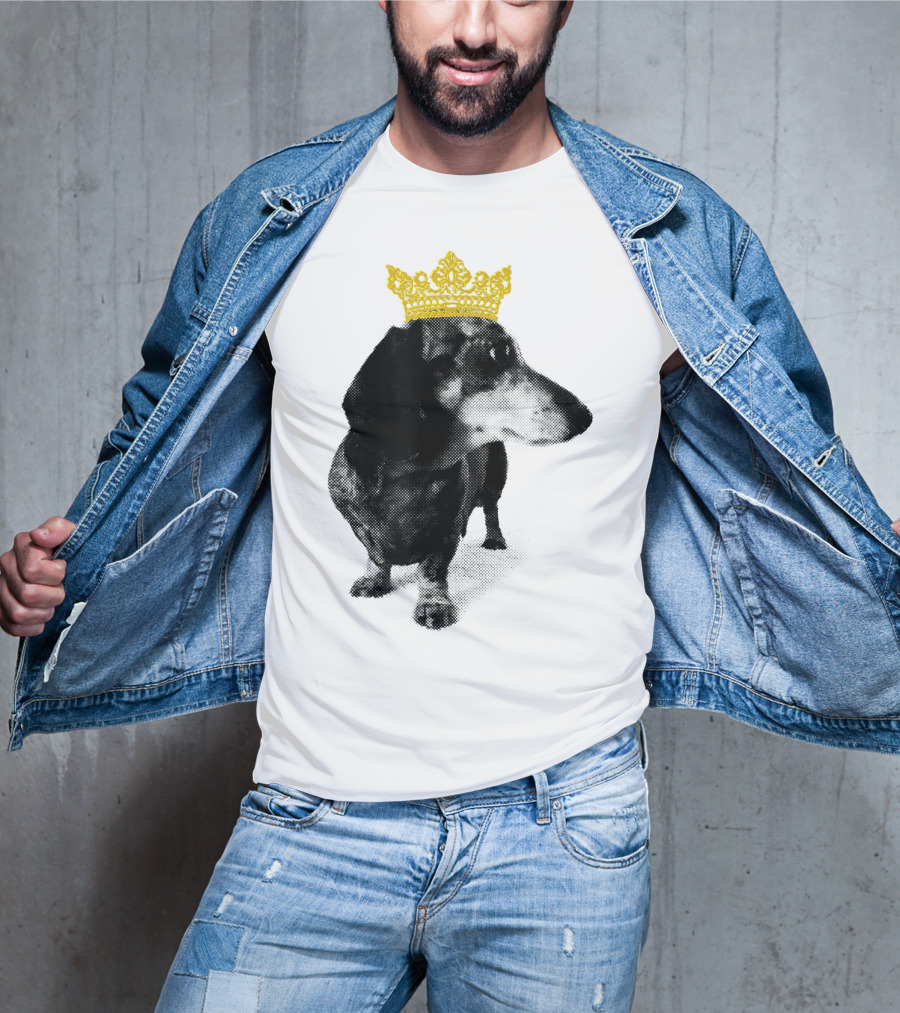 Cute Dachshund Princess With Golden Crown T-Shirt