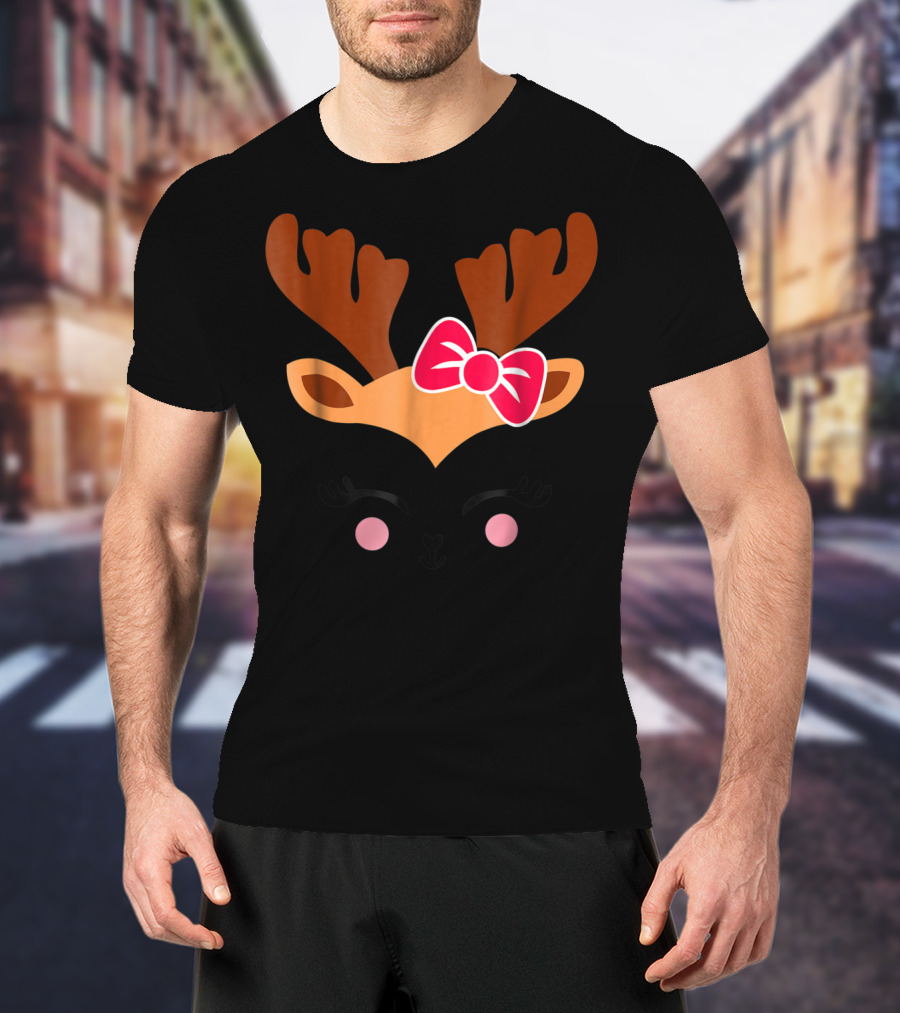 Cute Reindeer With Bow For Awesome Girlfriend Mom Daughter T-Shirt