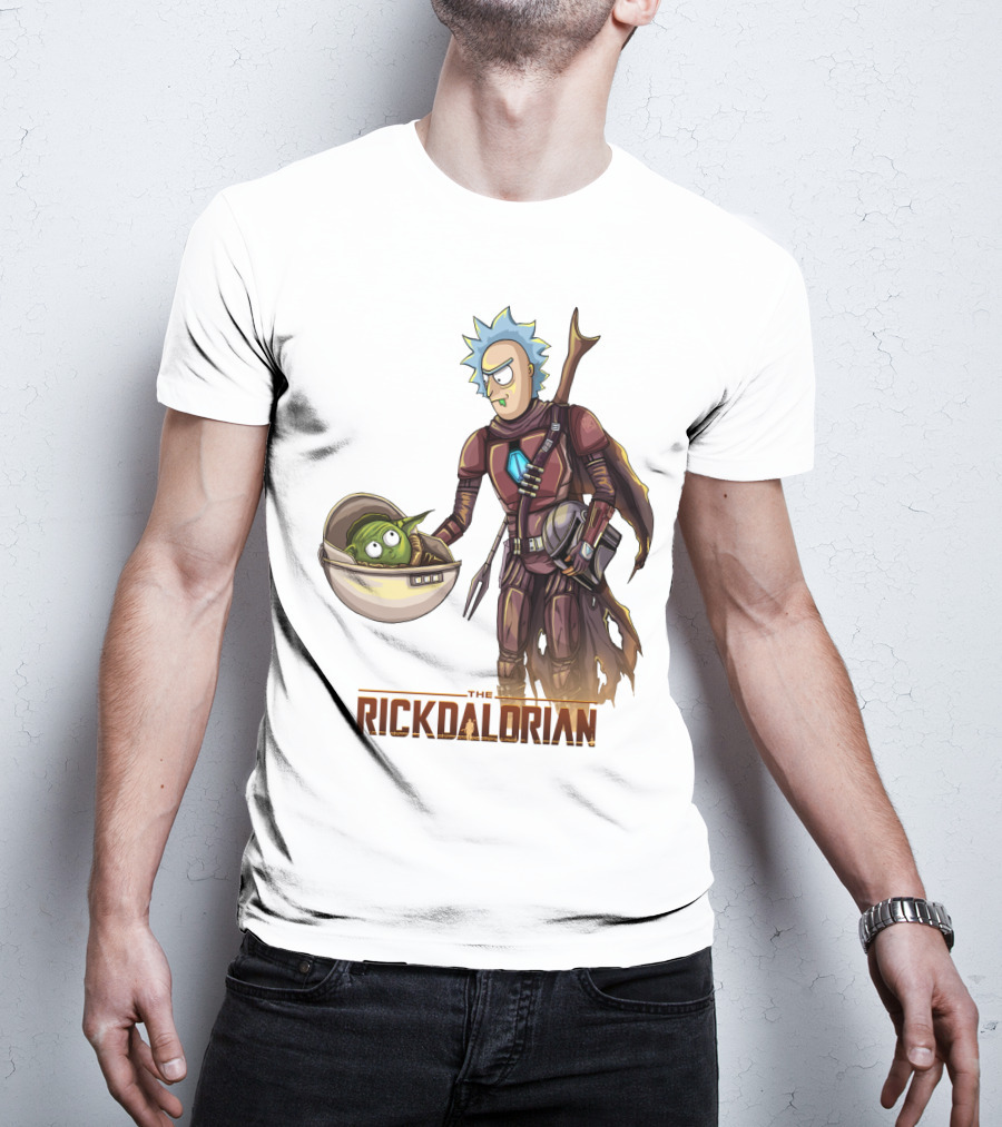 The RICKDALORIAN Sci-Fi Character Fusion With Armor And Green Alien In Pod T-Shirt