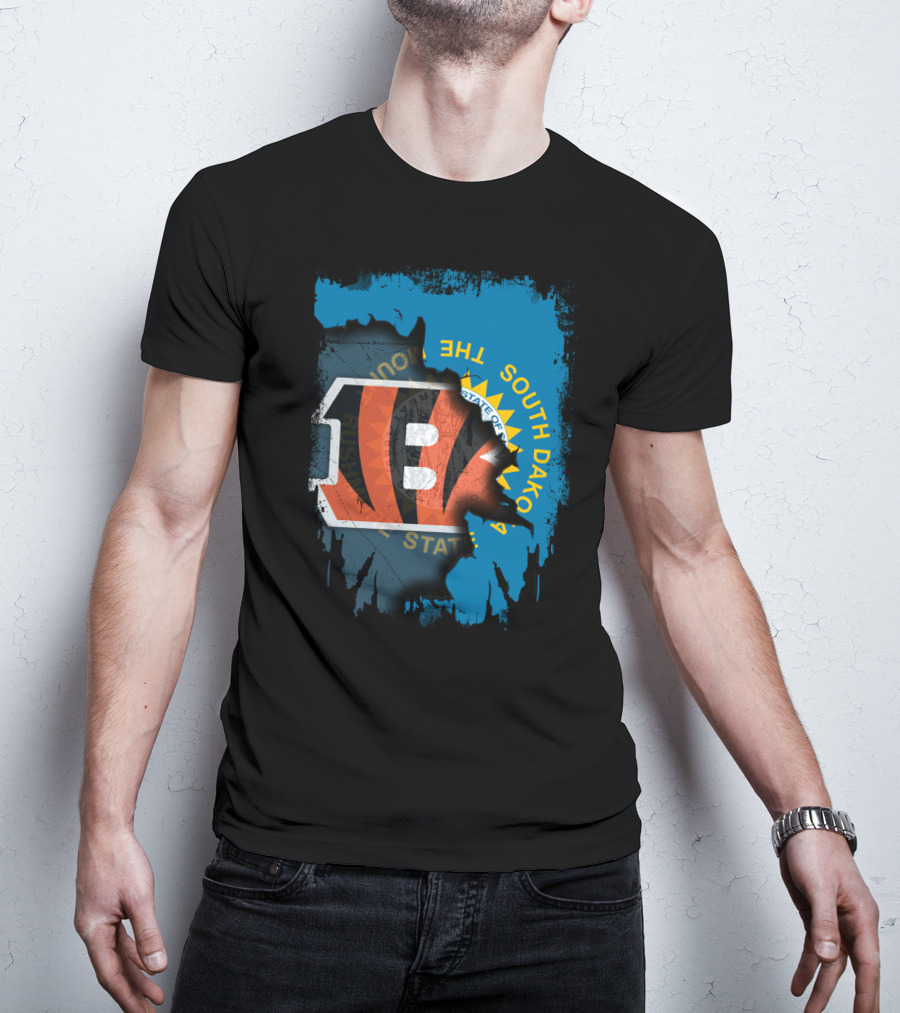 South Dakota Meets Bengals Team Spirit Mashup T-Shirt