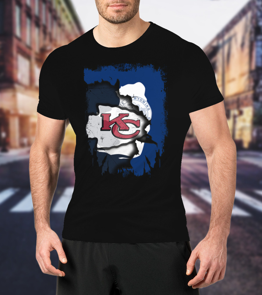 Wyoming State Seal Combined With KC Chiefs T-Shirt