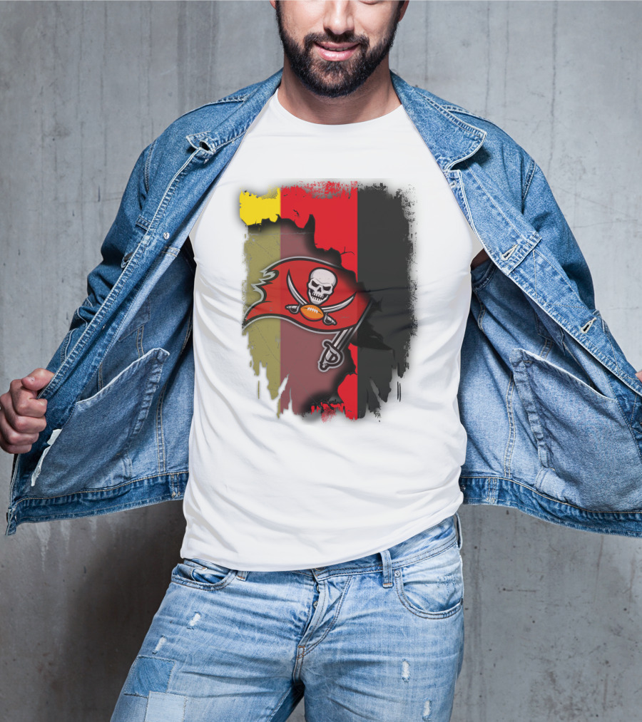 Germany Flag With Buccaneers Skull And Crossed Swords Emblem T-Shirt