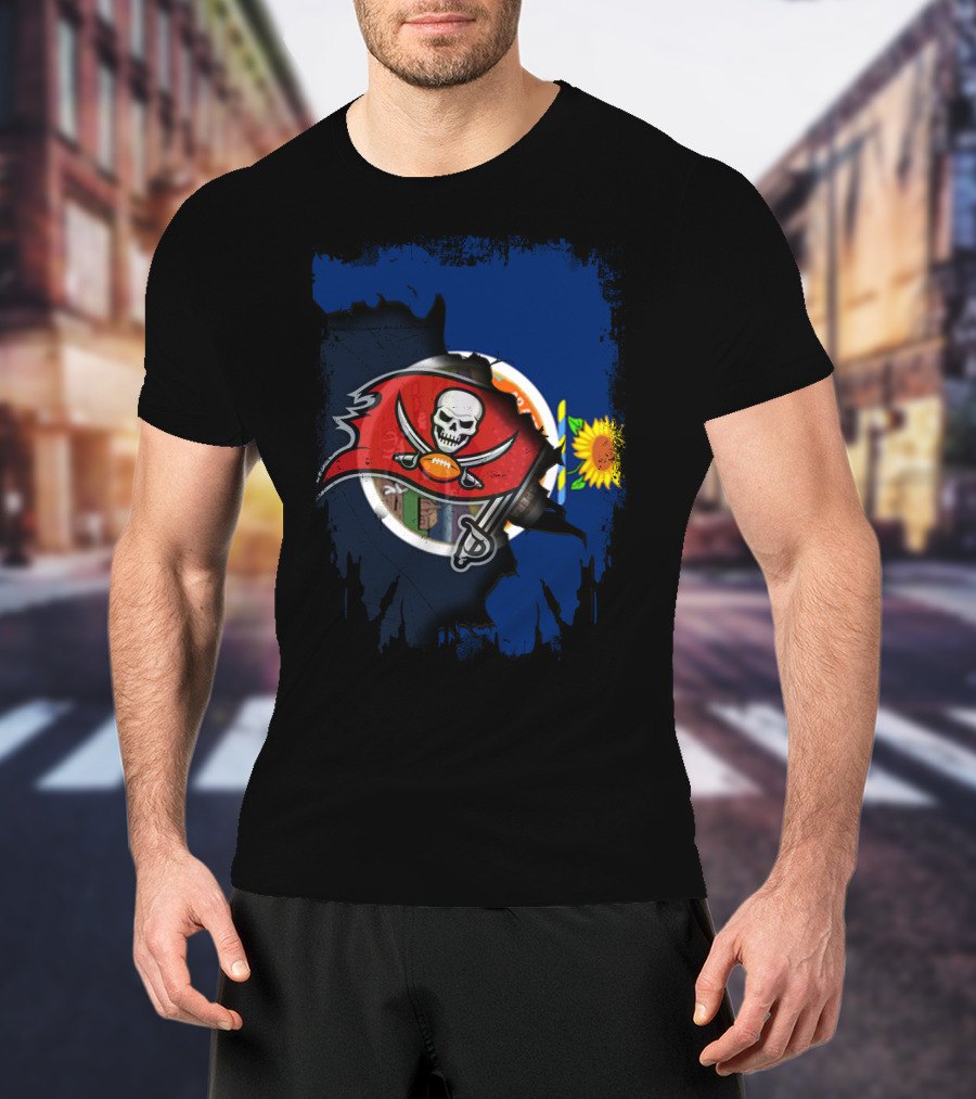 Kansas Buccaneers Sunflower Flag Skull Football T-Shirt