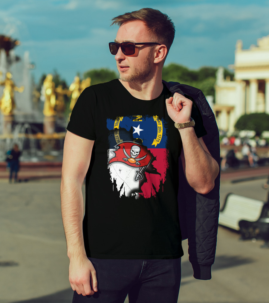 Together North Carolina With Buccaneers Flag And North Carolina Coat Of Arms April 1776 T-Shirt