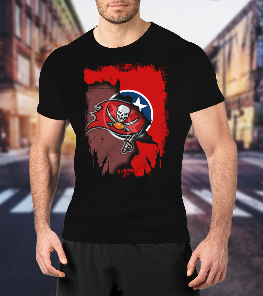Tennessee State Map With Buccaneers Skull And Swords T-Shirt