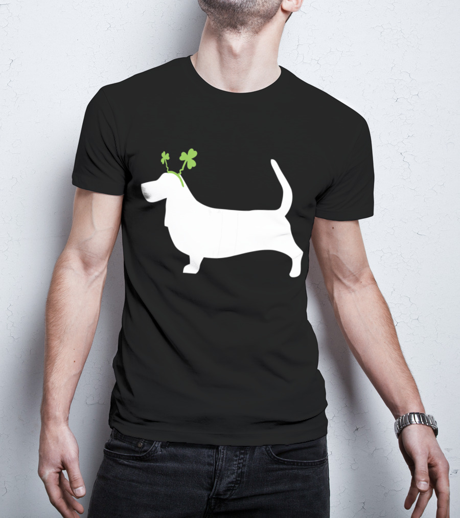 Basset Hound Shamrock St Patrick's Day T-Shirt