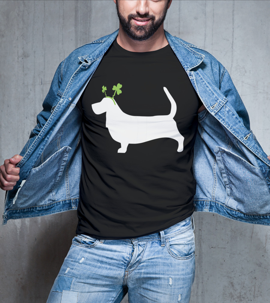 Basset Hound Shamrock St Patrick's Day T-Shirt
