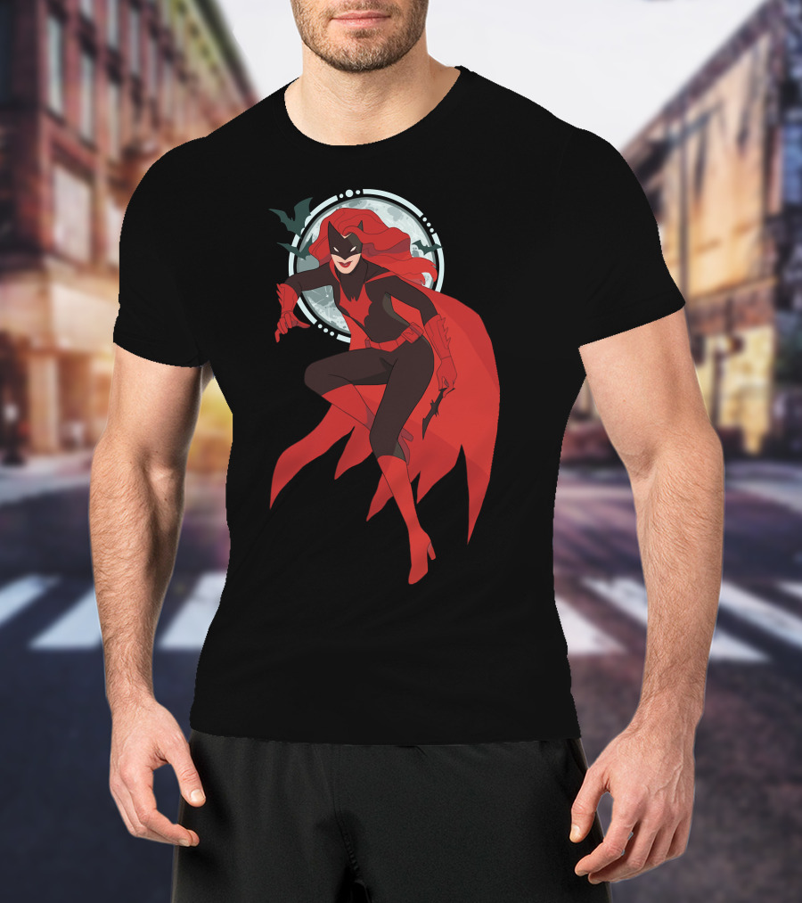 Batwoman Moonlit Heroic Pose With Cape And Bat T-Shirt