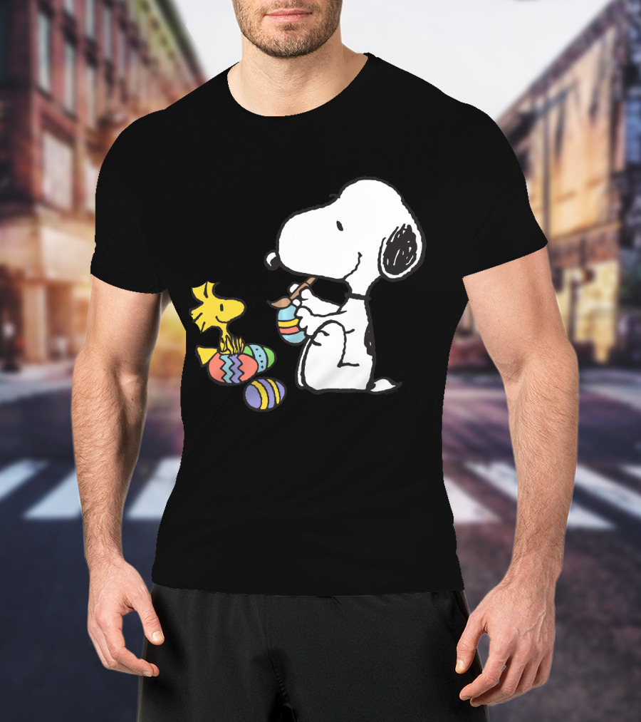 Peanuts Snoopy And Woodstock Painting Easter Eggs T-Shirt