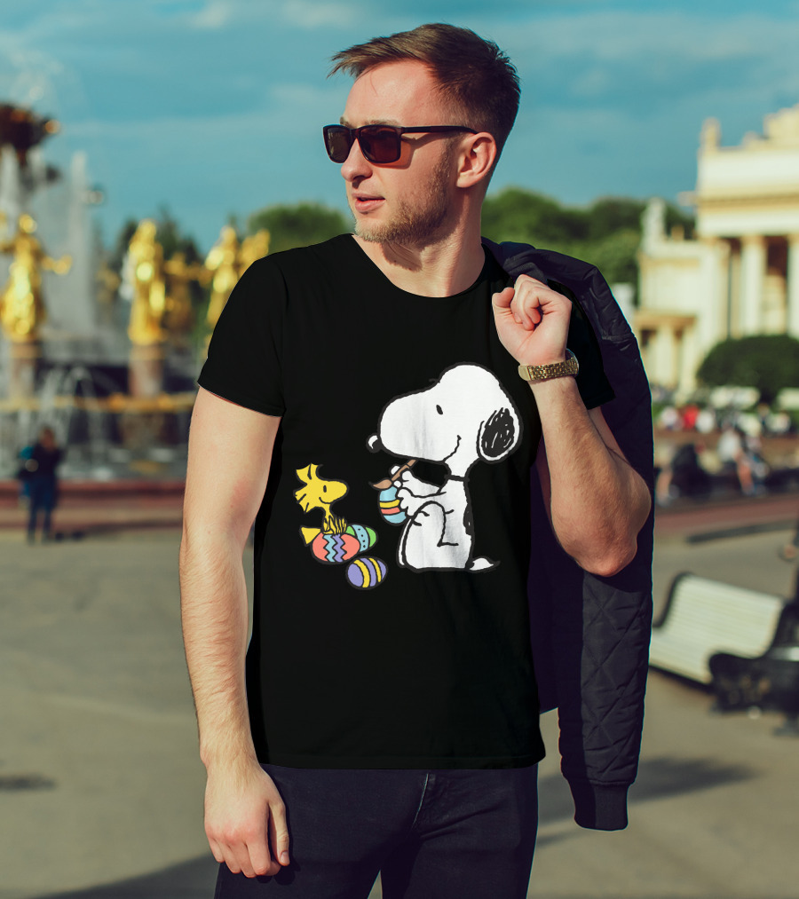 Peanuts Snoopy And Woodstock Painting Easter Eggs T-Shirt