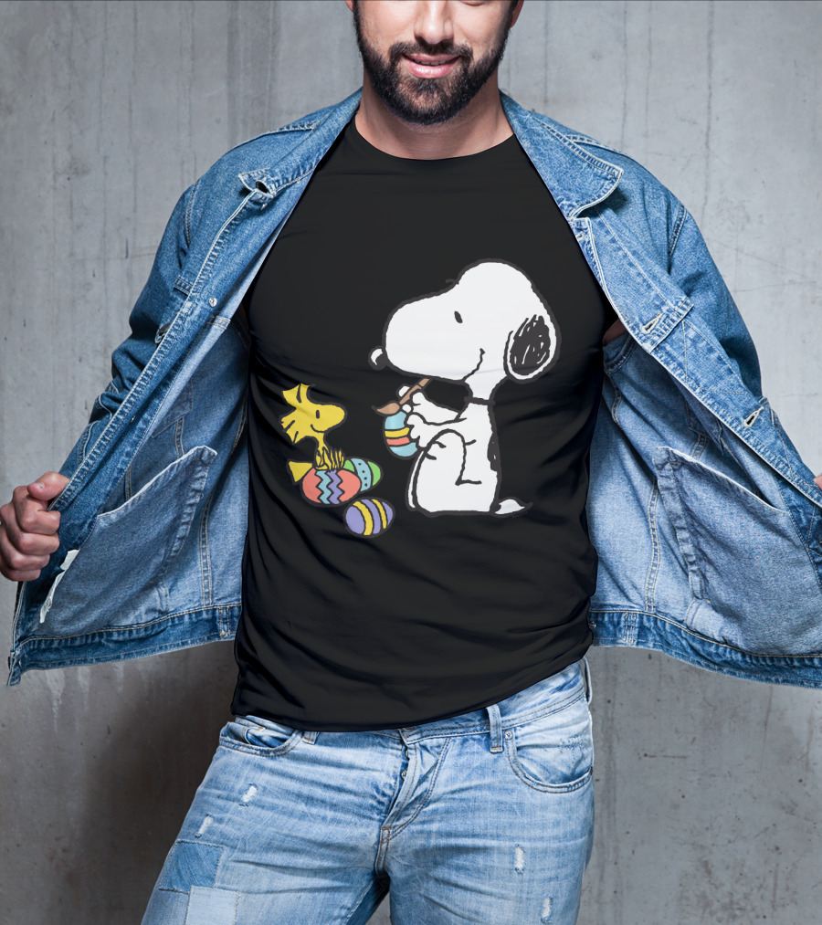 Peanuts Snoopy And Woodstock Painting Easter Eggs T-Shirt