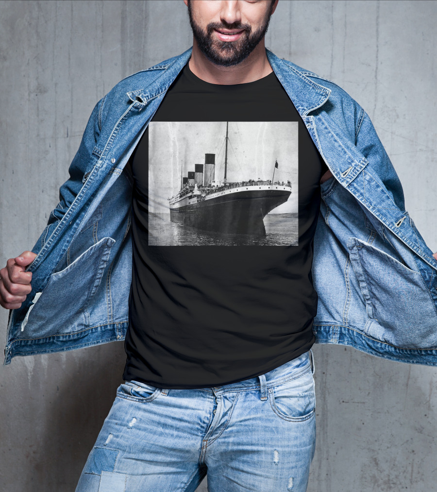 Kids The Titanic Setting Sail Iconic Ocean Liner Image T-Shirt