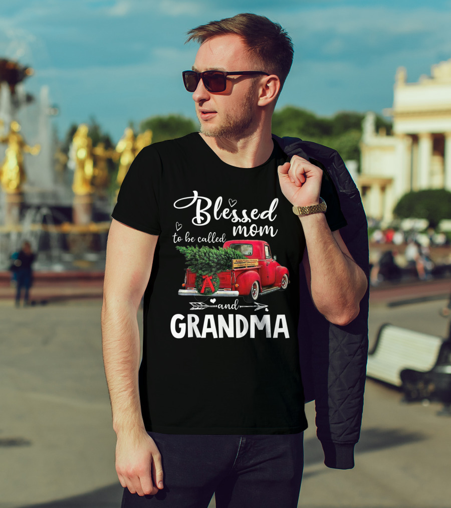 Blessed To Be Called Mom And Grandma Red Truck With Christmas Tree T-Shirt