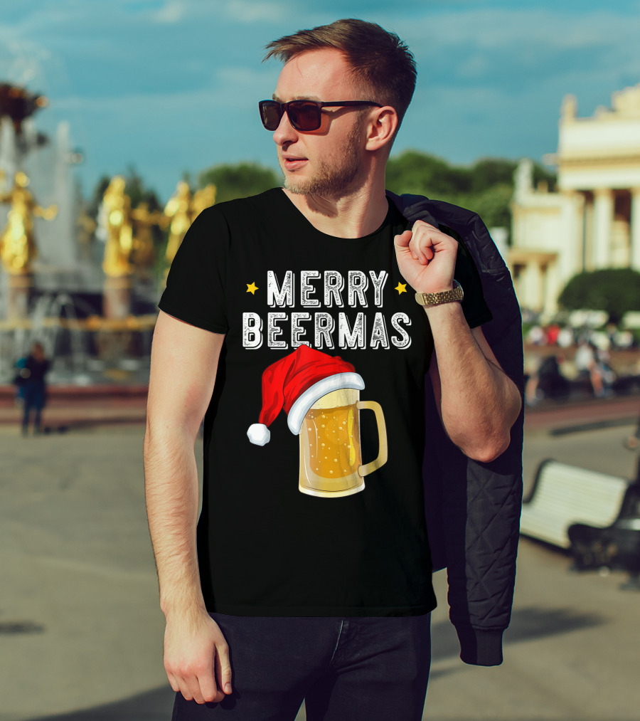 Merry Beermas Christmas Beer Santa Hat Beer Mug T-Shirt