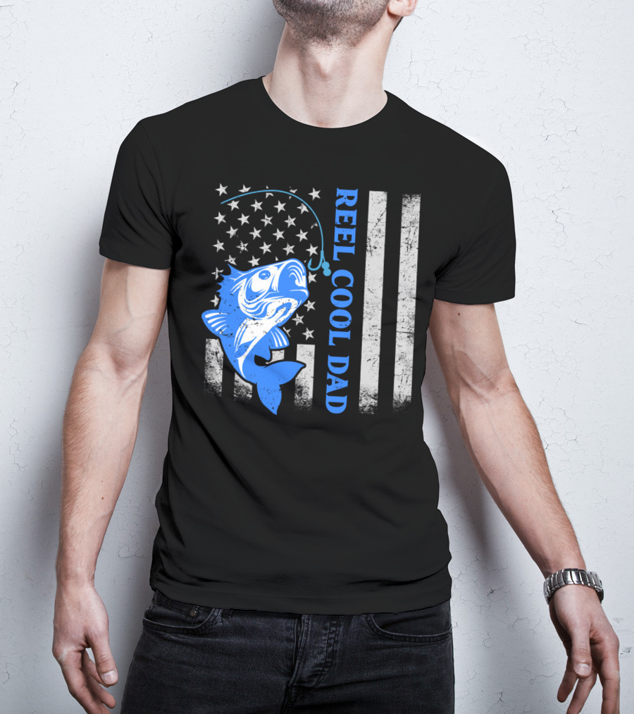 Reel Cool Dad Fishing Bass American Flag Stars Stripes Father's Day T-Shirt