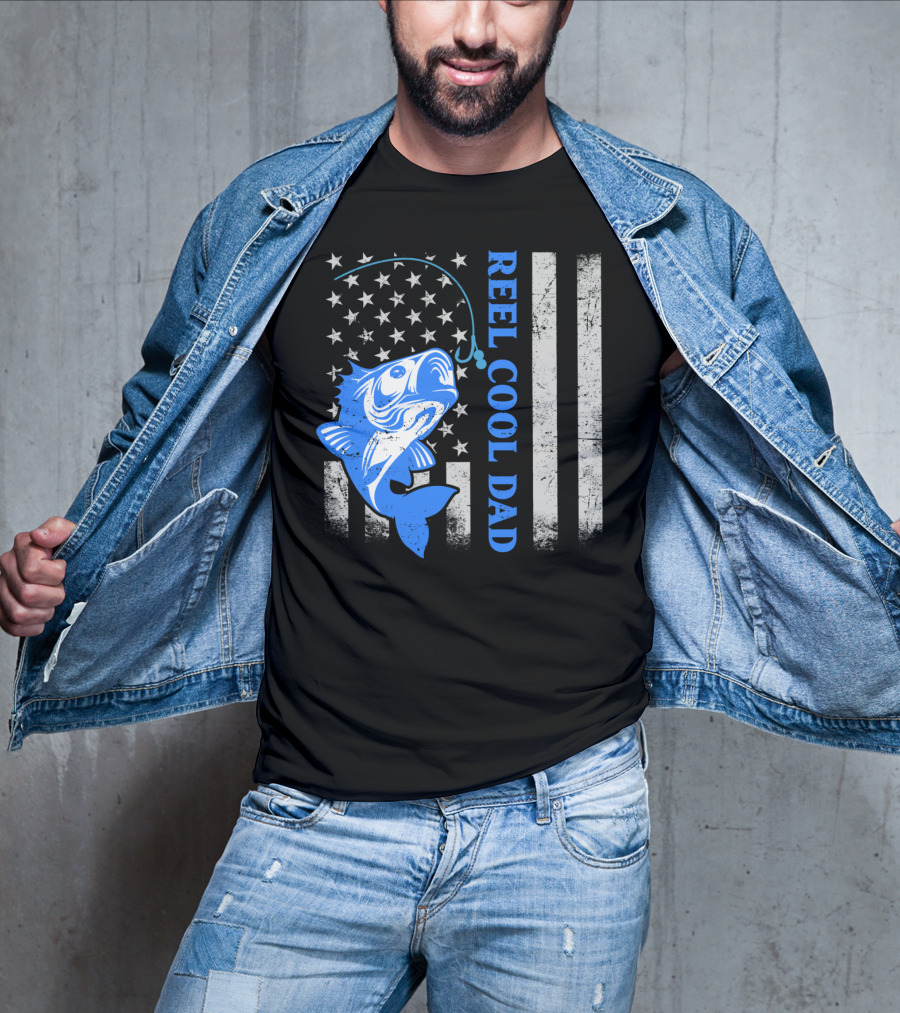 Reel Cool Dad Fishing Bass American Flag Stars Stripes Father's Day T-Shirt