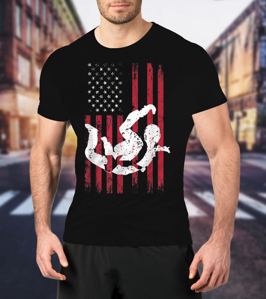 Vintage USA Flag Skydiver Parachuting T-Shirt