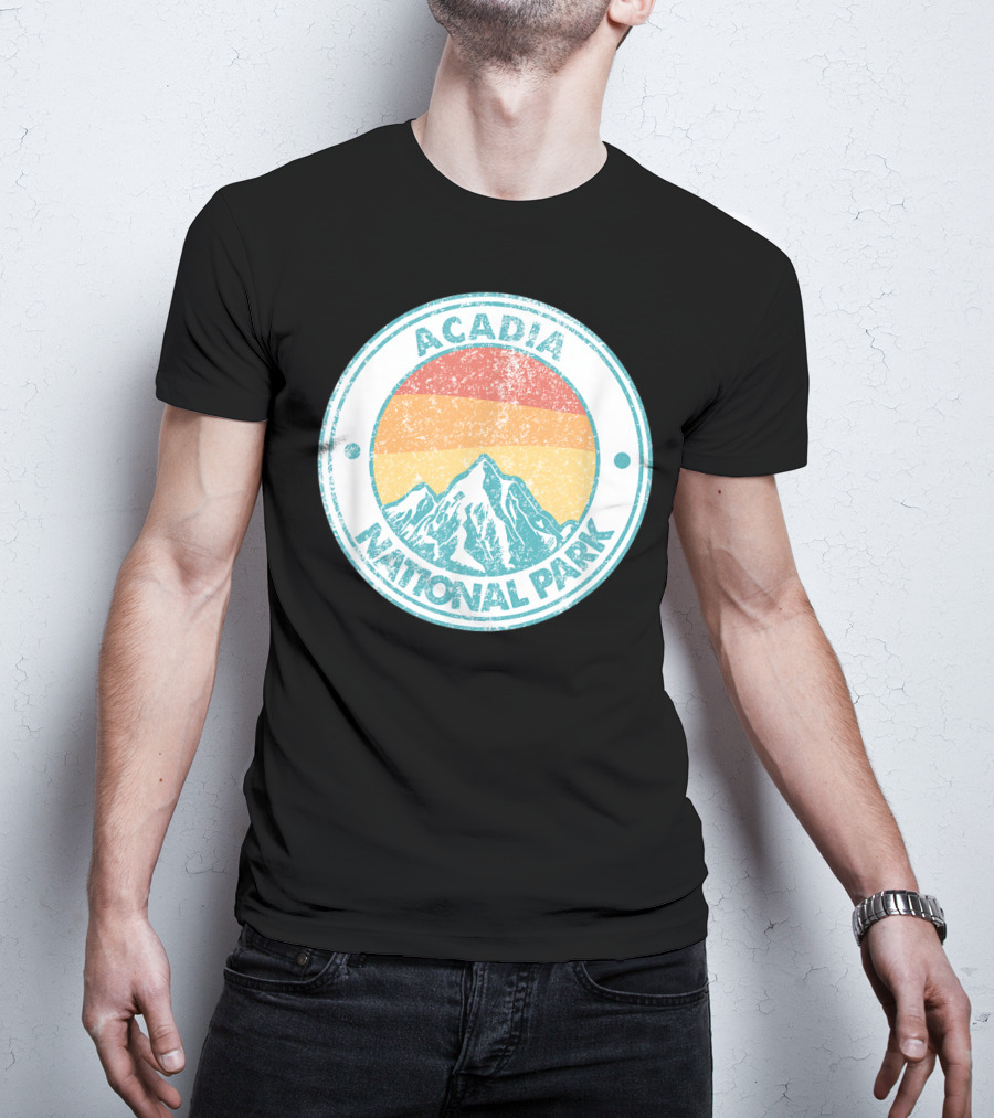 Acadia National Park Vintage Mountain Sunset Circle Badge T-Shirt