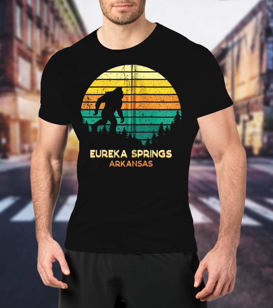 Eureka Springs Arkansas Retro Bigfoot Silhouette Sunset T-Shirt
