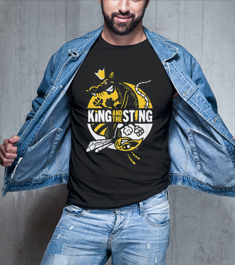 KING AND THE STING Crowned Rat And Bee Emblem T-Shirt