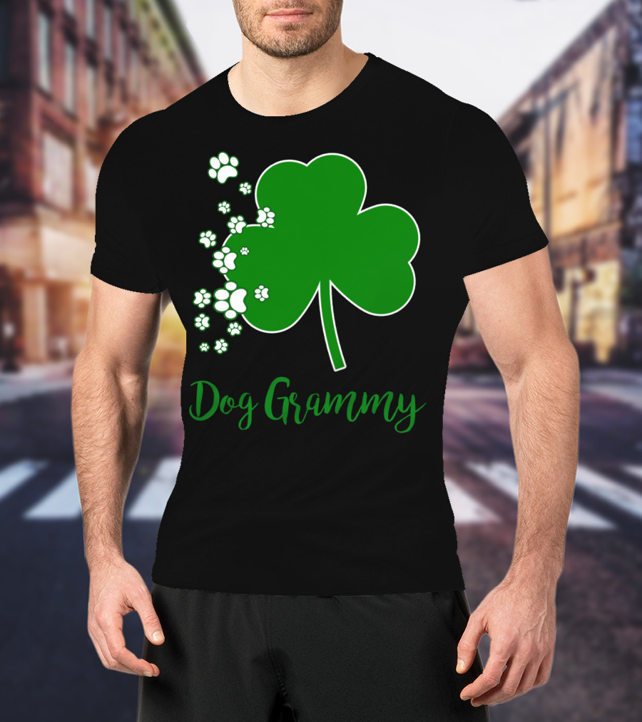 Dog Grammy Irish Shamrock With Paw Prints Best Grandmother's T-Shirt
