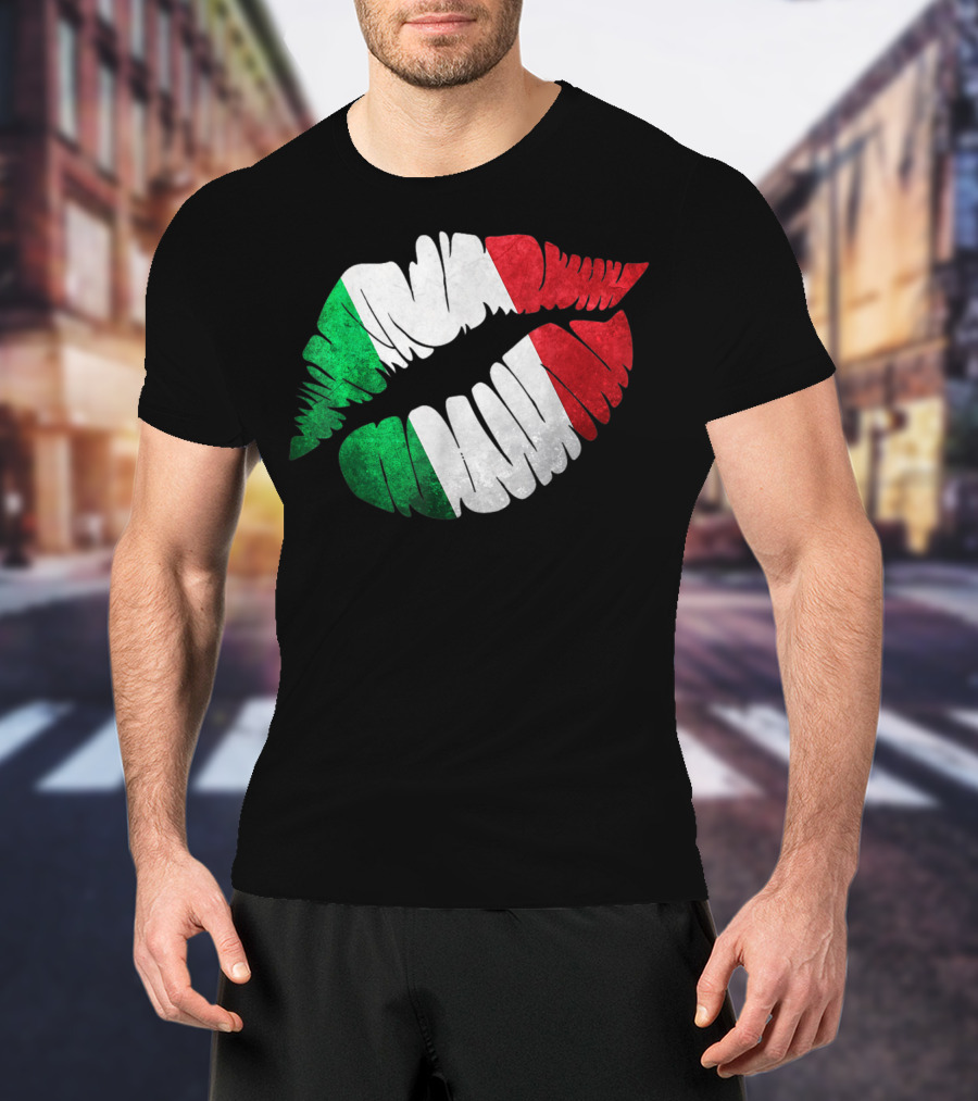 Italy Flag Distressed Patriotic Kiss T-Shirt