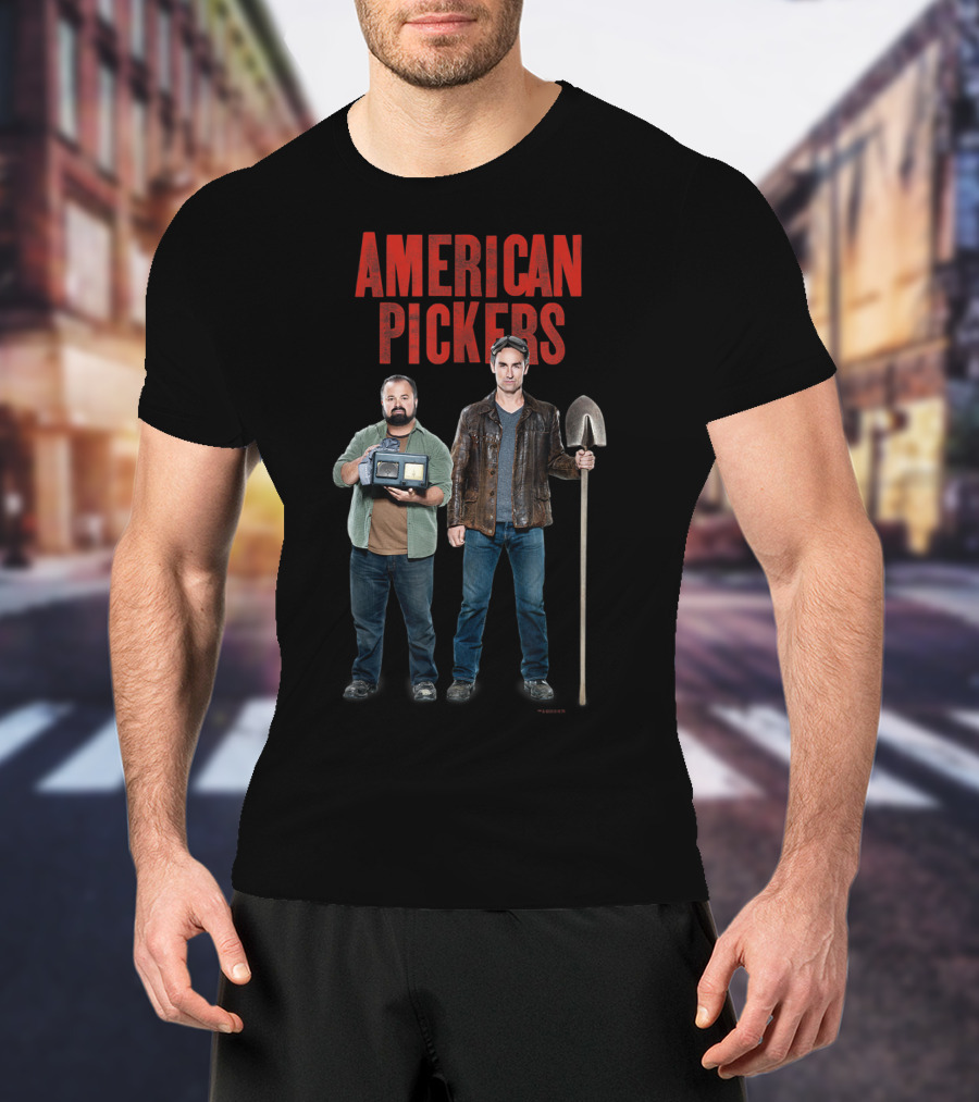 American Pickers Mike Frank Holding Vintage Television And Shovel T-Shirt