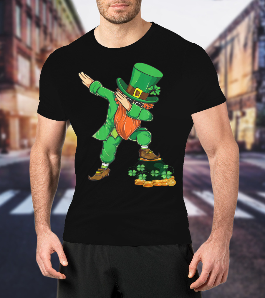 St Patricks Day Dabbing Leprechaun With Shamrocks And Gold Coins T-Shirt