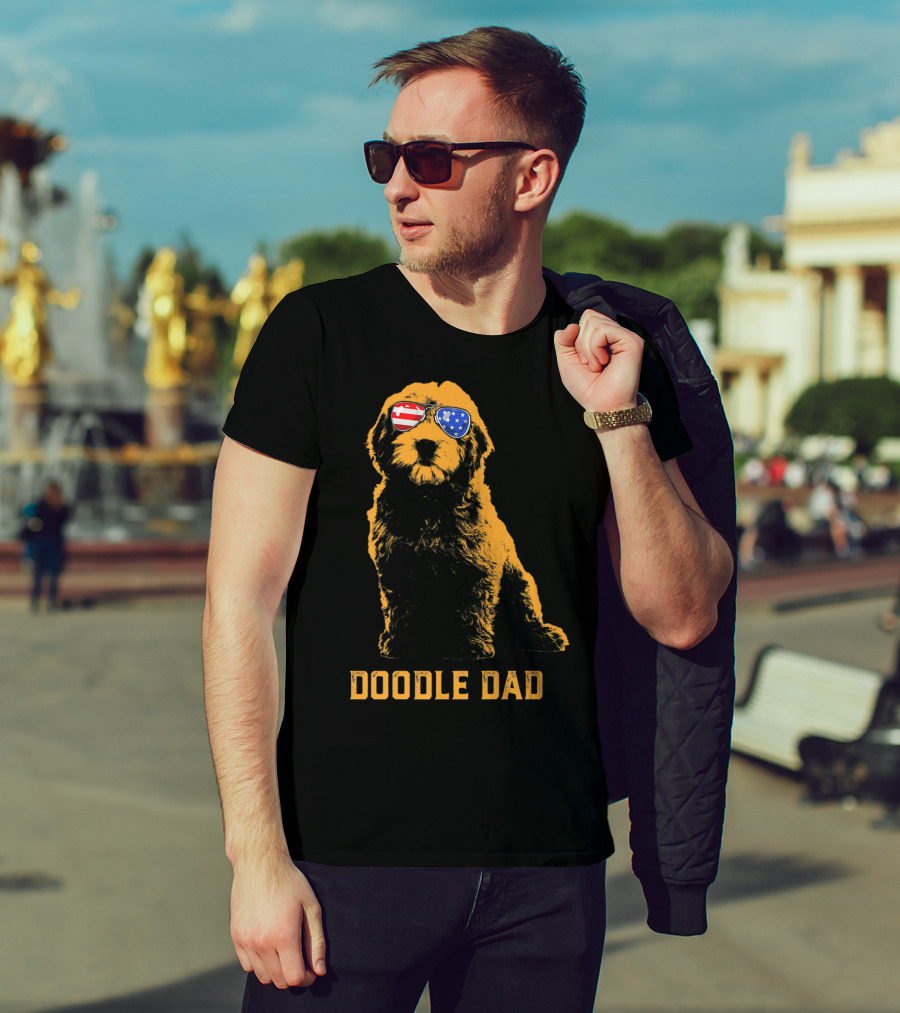 Doodle Dad Men's Goldendoodle With American Flag Sunglasses T-Shirt