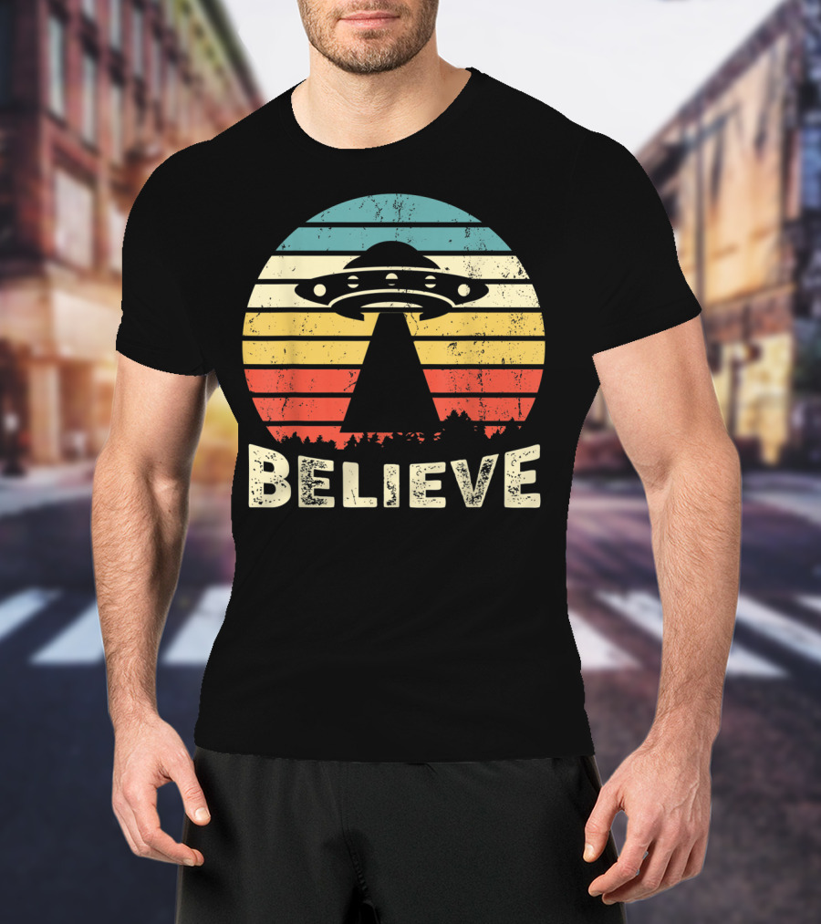 Vintage UFO Hunter Believe I Want To Believe Retro Alien T-Shirt